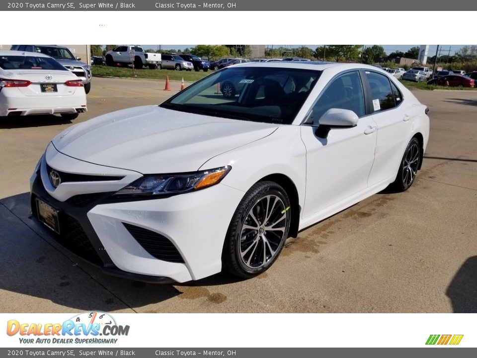 2020 Toyota Camry SE Super White / Black Photo #1