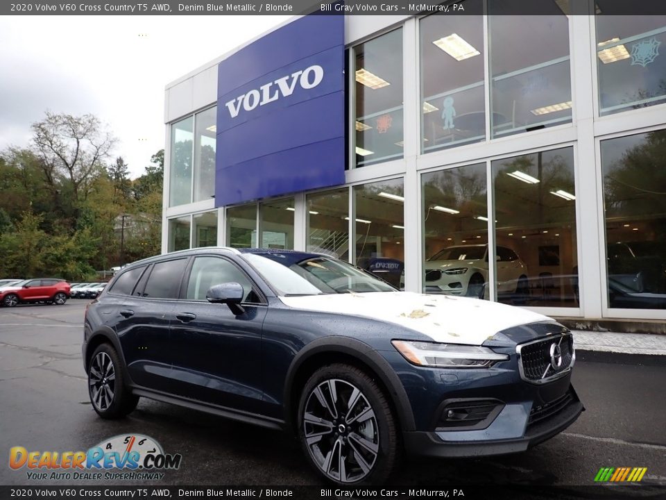 Front 3/4 View of 2020 Volvo V60 Cross Country T5 AWD Photo #1