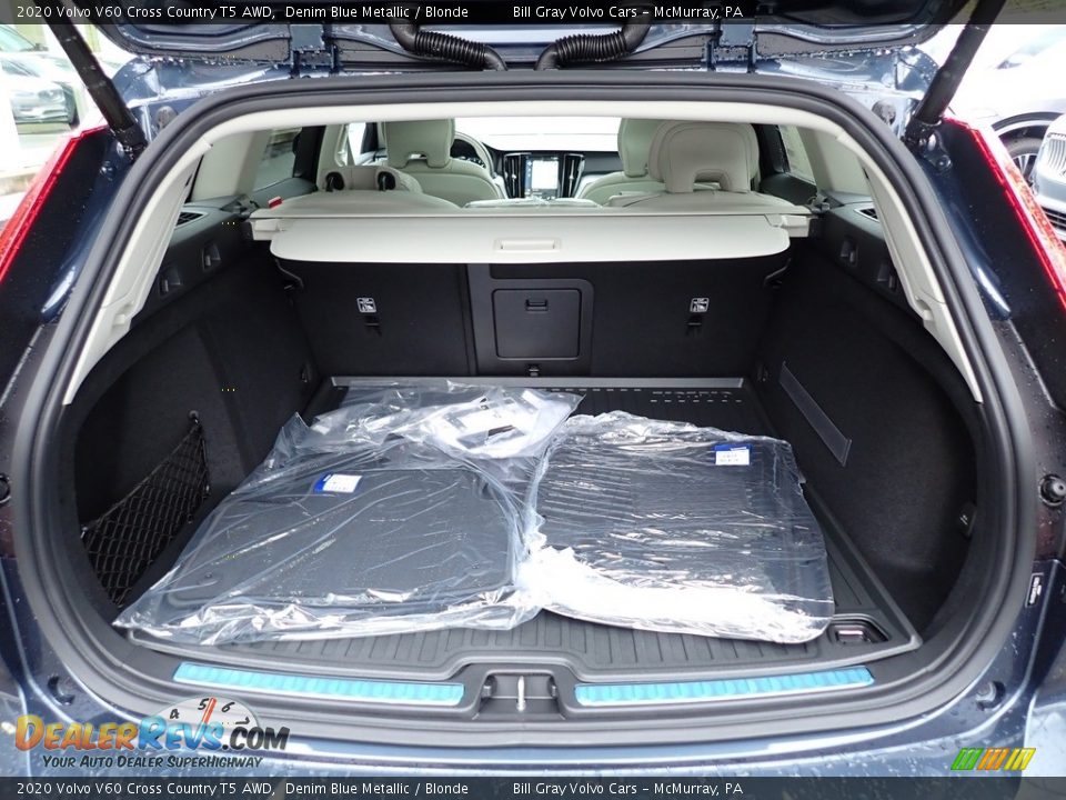 2020 Volvo V60 Cross Country T5 AWD Trunk Photo #3