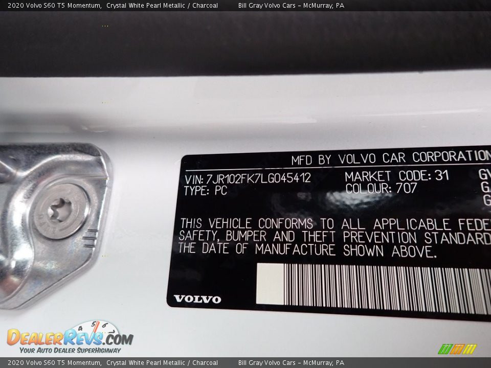 2020 Volvo S60 T5 Momentum Crystal White Pearl Metallic / Charcoal Photo #11