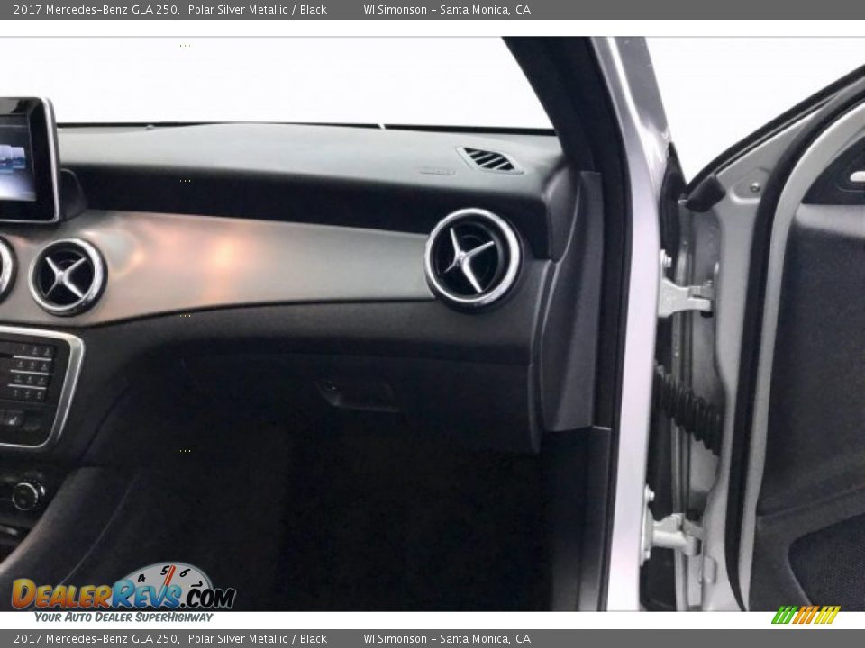 2017 Mercedes-Benz GLA 250 Polar Silver Metallic / Black Photo #15