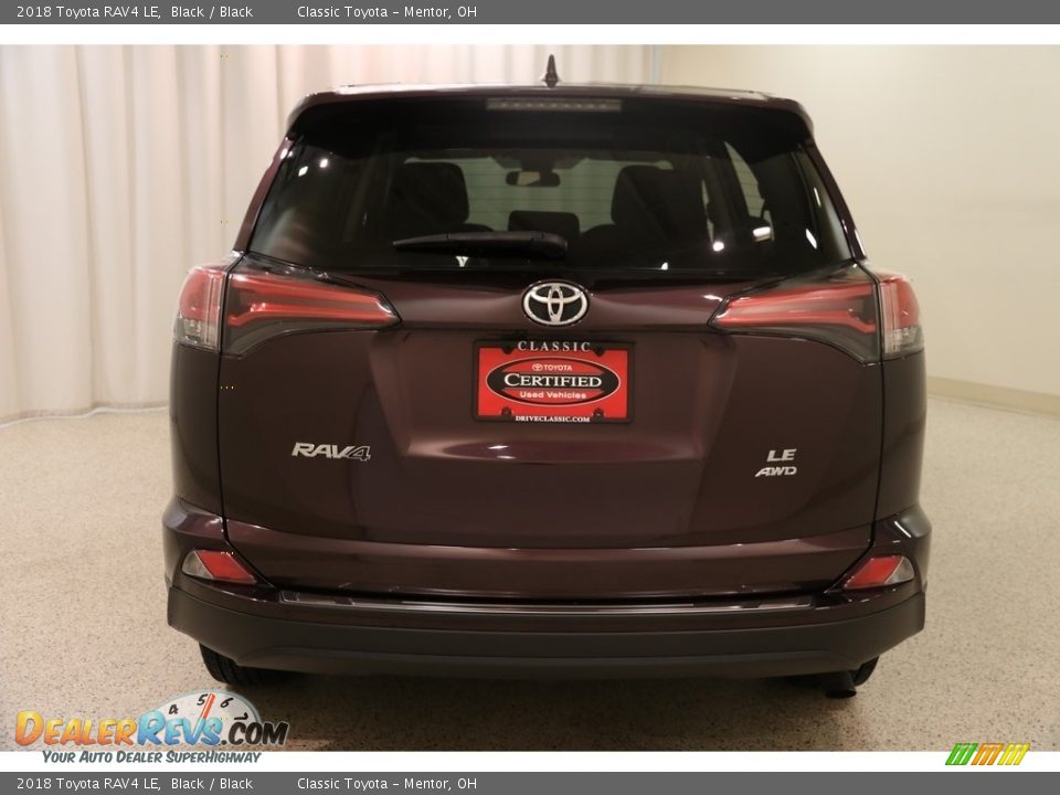 2018 Toyota RAV4 LE Black / Black Photo #15