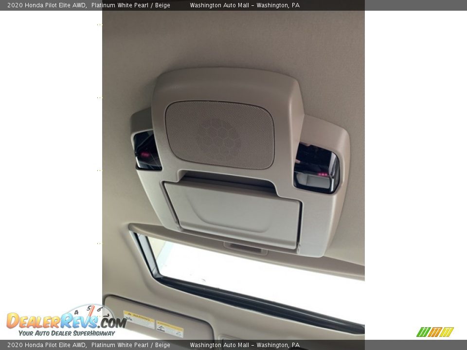 2020 Honda Pilot Elite AWD Platinum White Pearl / Beige Photo #31