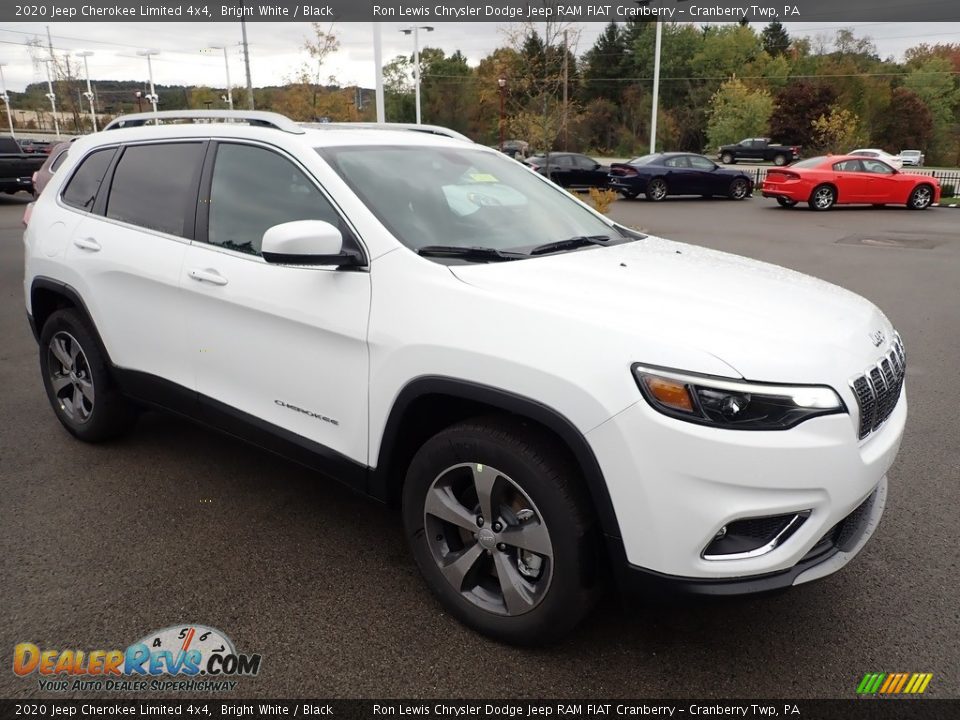 Front 3/4 View of 2020 Jeep Cherokee Limited 4x4 Photo #7