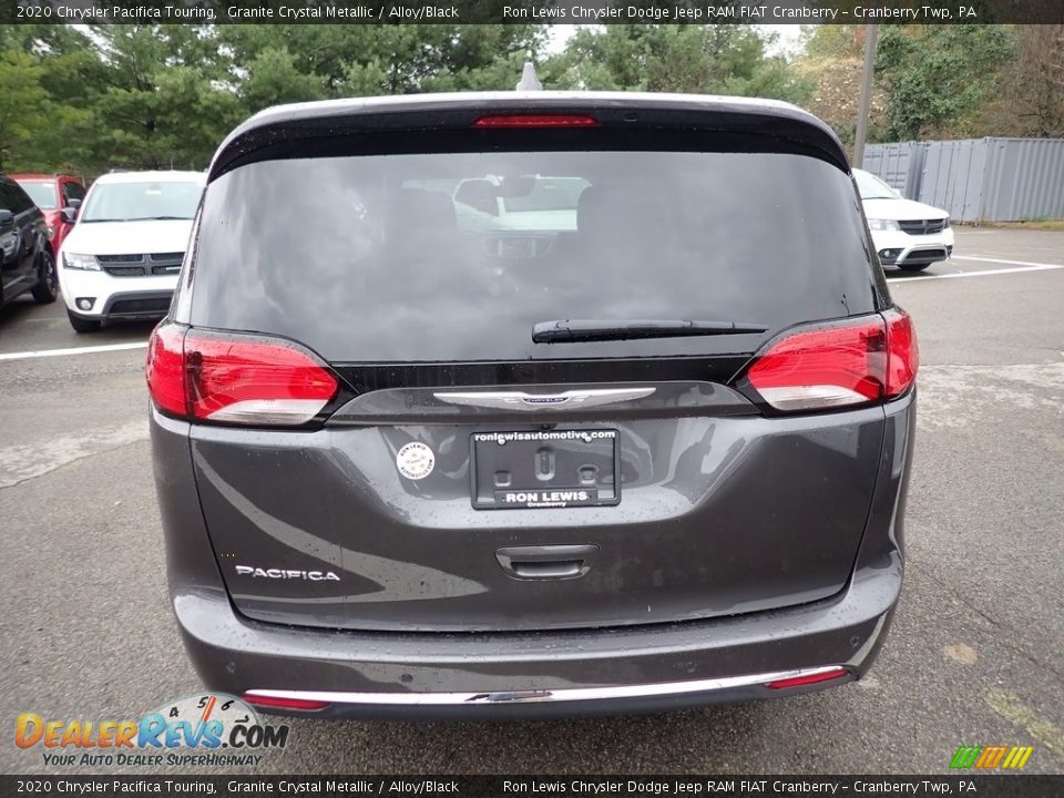 2020 Chrysler Pacifica Touring Granite Crystal Metallic / Alloy/Black Photo #4