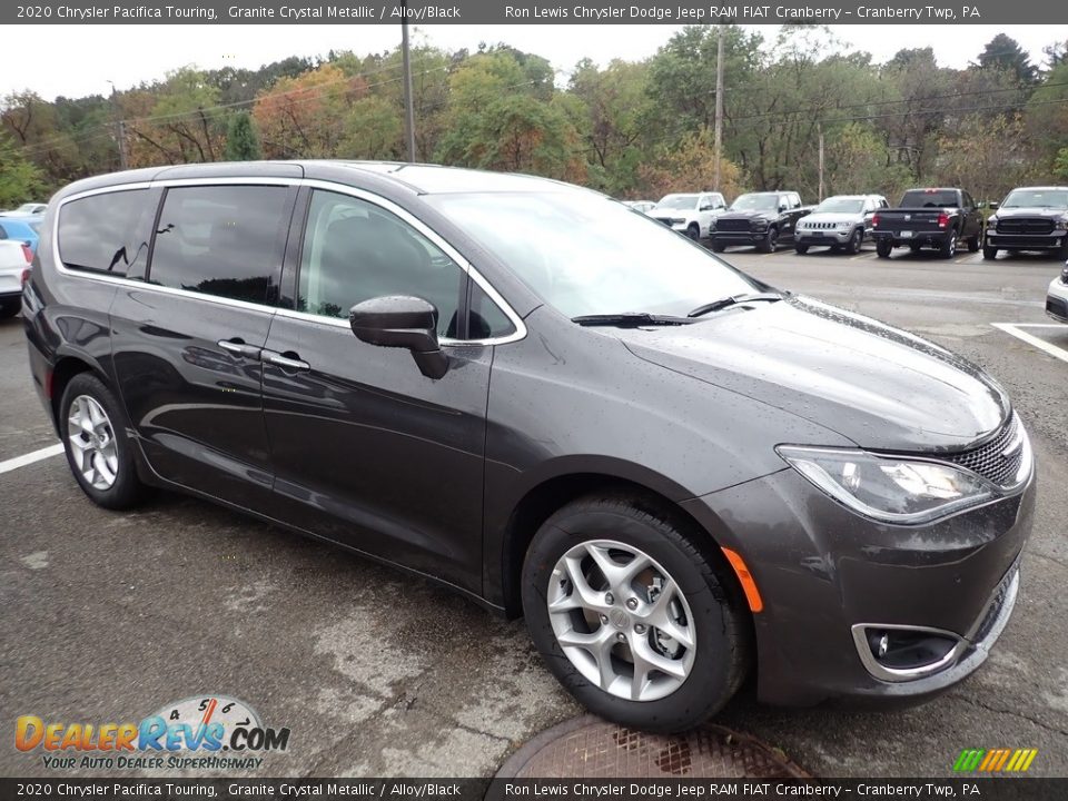 Front 3/4 View of 2020 Chrysler Pacifica Touring Photo #7