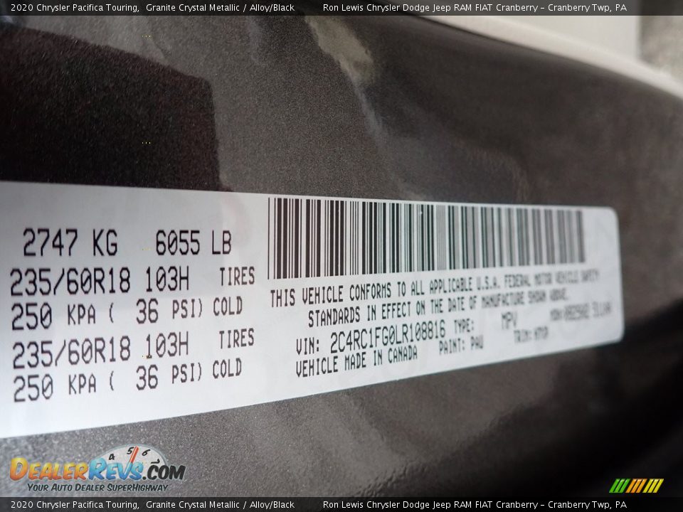 2020 Chrysler Pacifica Touring Granite Crystal Metallic / Alloy/Black Photo #16