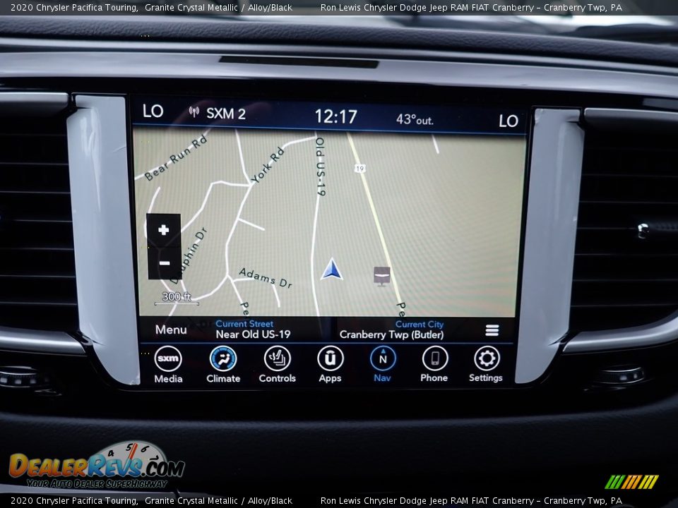 2020 Chrysler Pacifica Touring Granite Crystal Metallic / Alloy/Black Photo #18