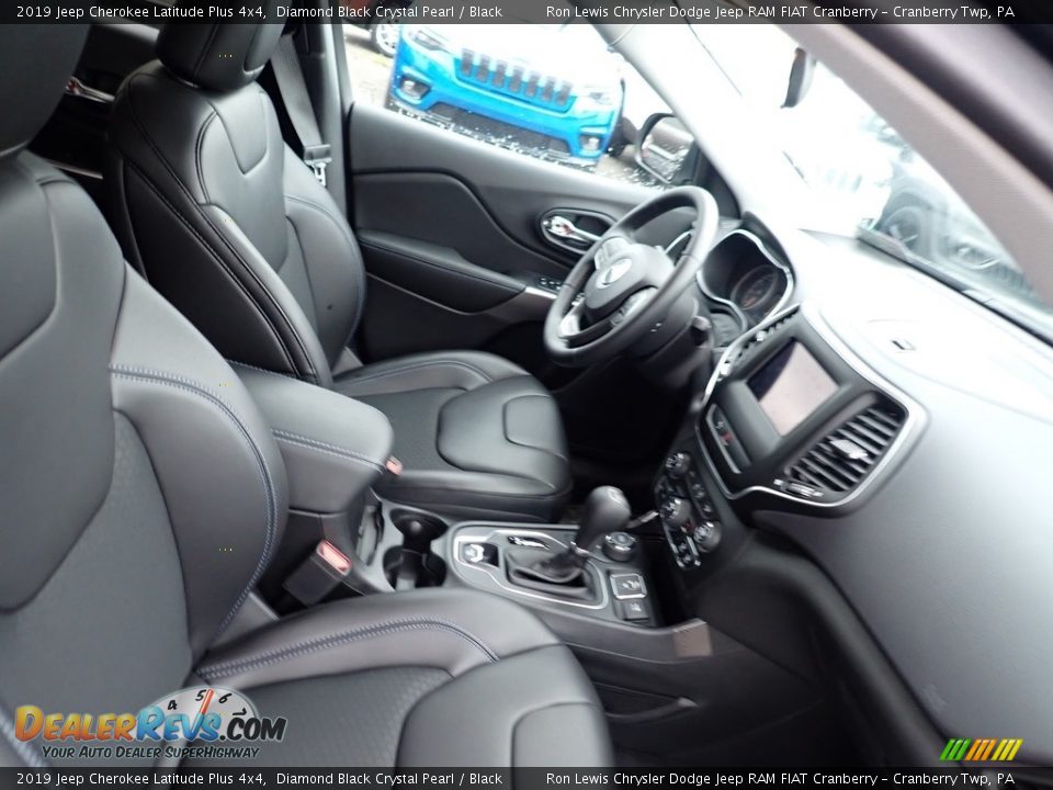 2019 Jeep Cherokee Latitude Plus 4x4 Diamond Black Crystal Pearl / Black Photo #8