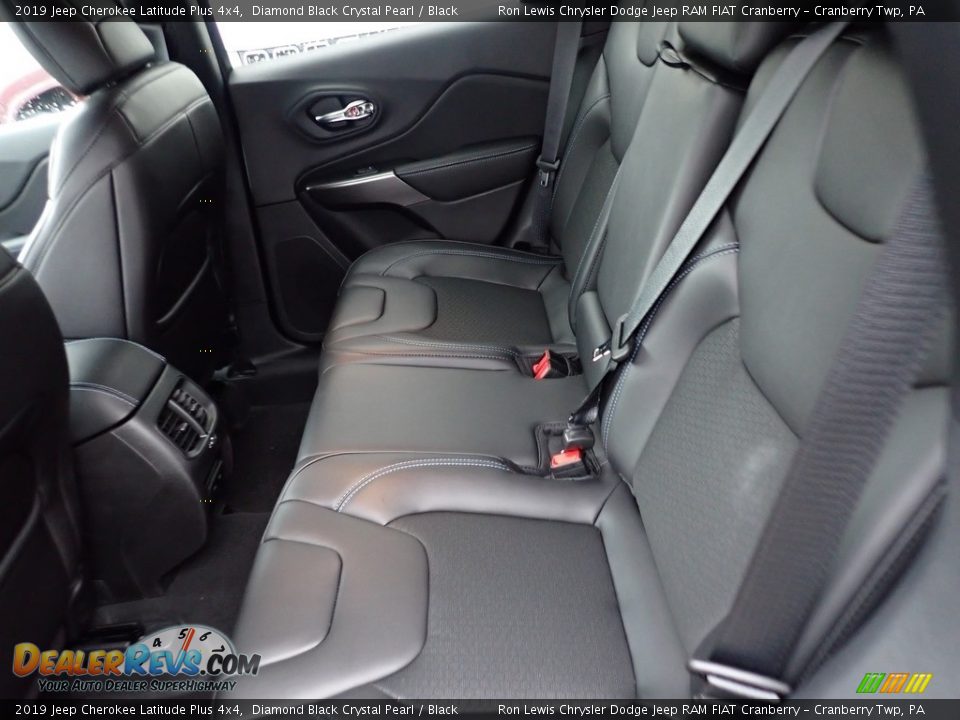 2019 Jeep Cherokee Latitude Plus 4x4 Diamond Black Crystal Pearl / Black Photo #11
