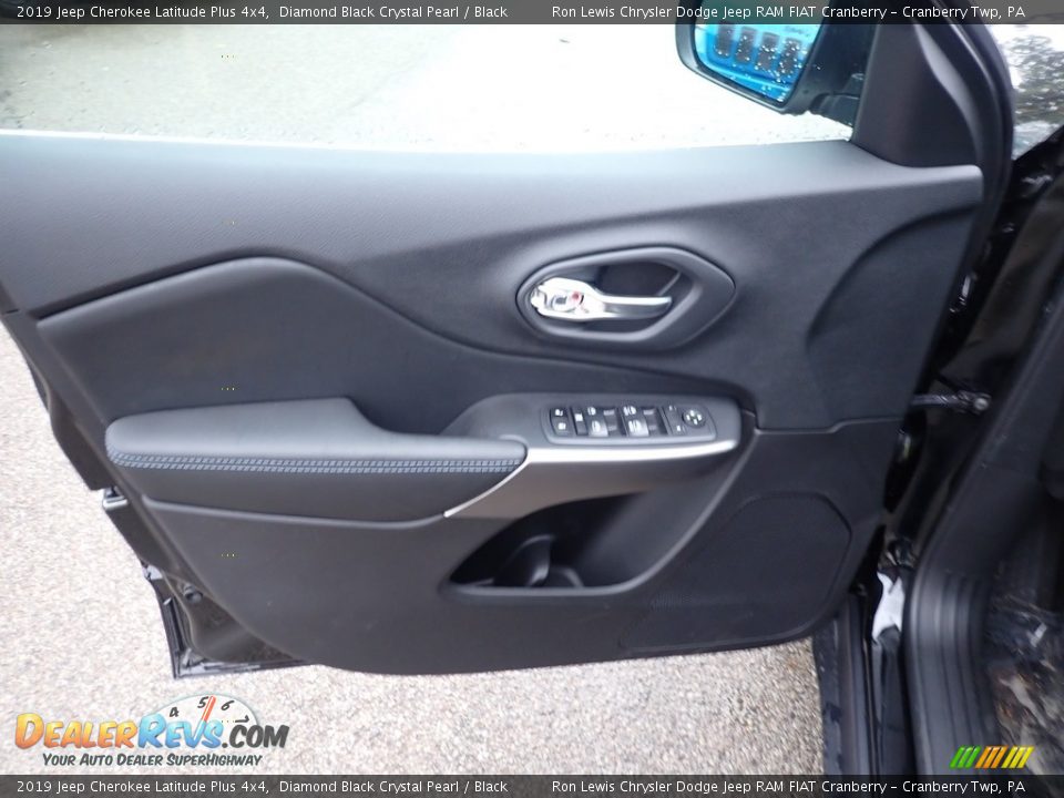 2019 Jeep Cherokee Latitude Plus 4x4 Diamond Black Crystal Pearl / Black Photo #13