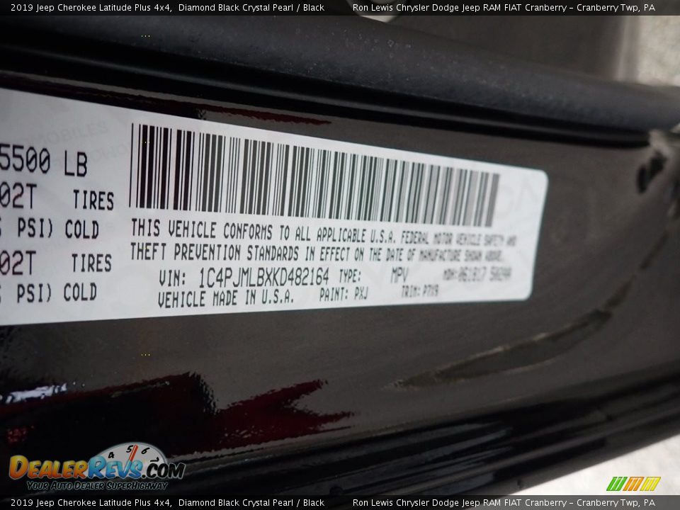 2019 Jeep Cherokee Latitude Plus 4x4 Diamond Black Crystal Pearl / Black Photo #14