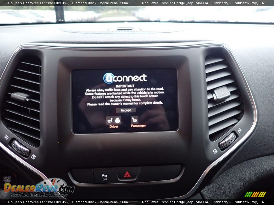 2019 Jeep Cherokee Latitude Plus 4x4 Diamond Black Crystal Pearl / Black Photo #16