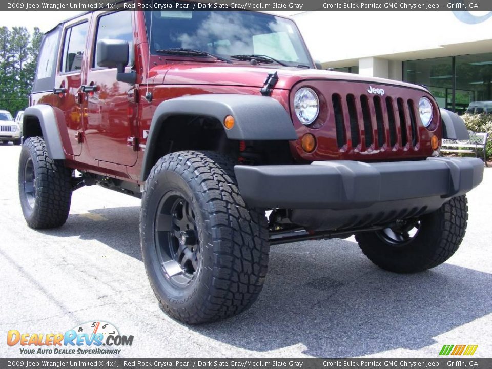 2009 Jeep Wrangler Unlimited X 4x4 Red Rock Crystal Pearl / Dark Slate Gray/Medium Slate Gray Photo #2
