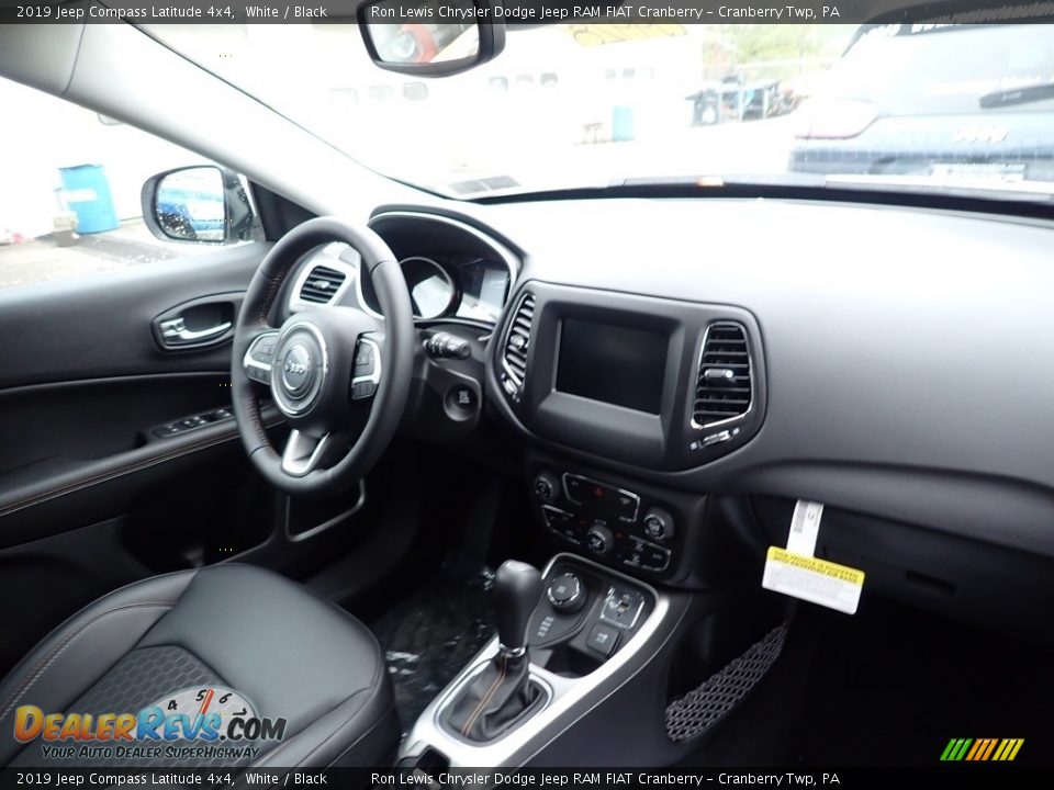 2019 Jeep Compass Latitude 4x4 White / Black Photo #9