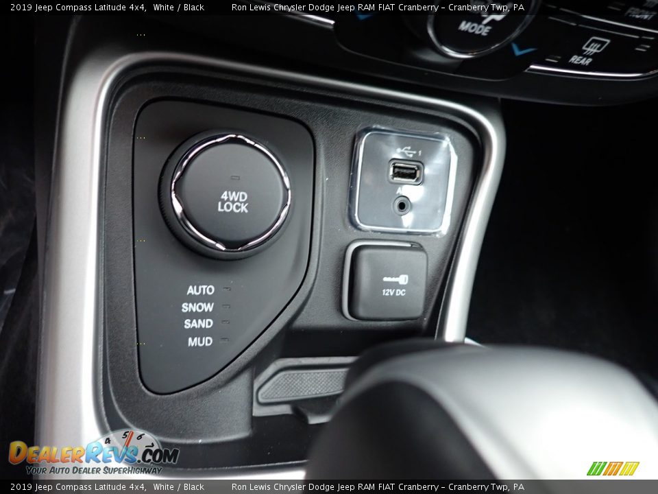 2019 Jeep Compass Latitude 4x4 White / Black Photo #19