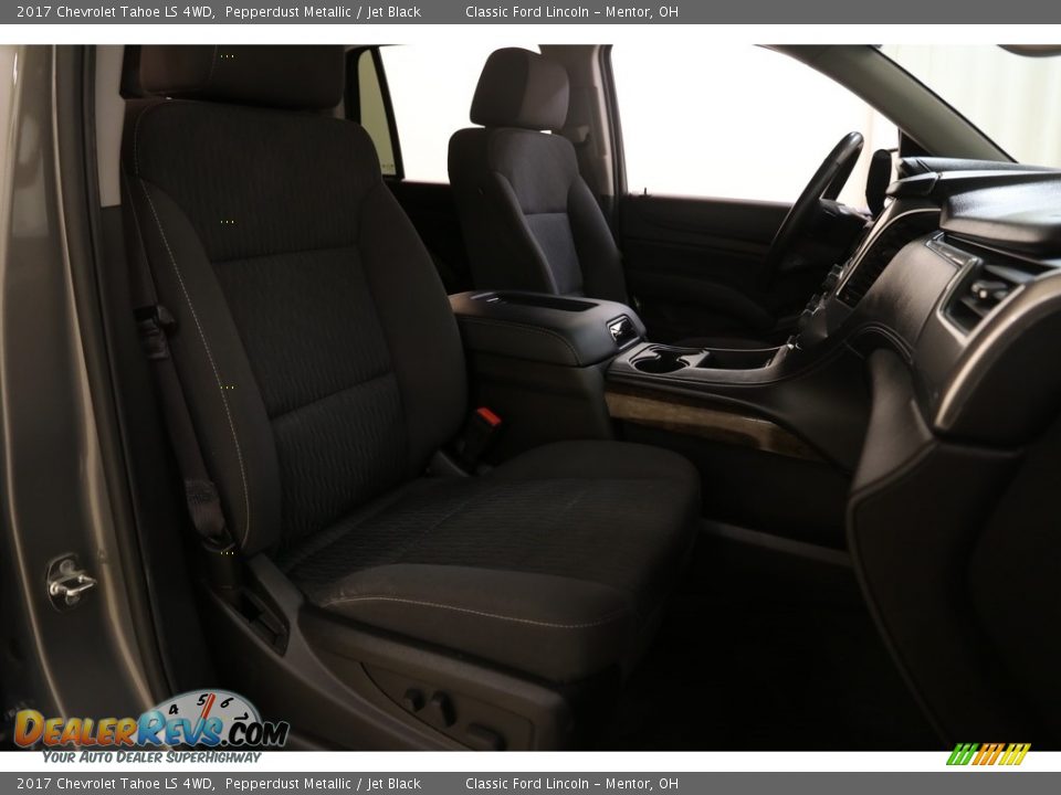 2017 Chevrolet Tahoe LS 4WD Pepperdust Metallic / Jet Black Photo #18