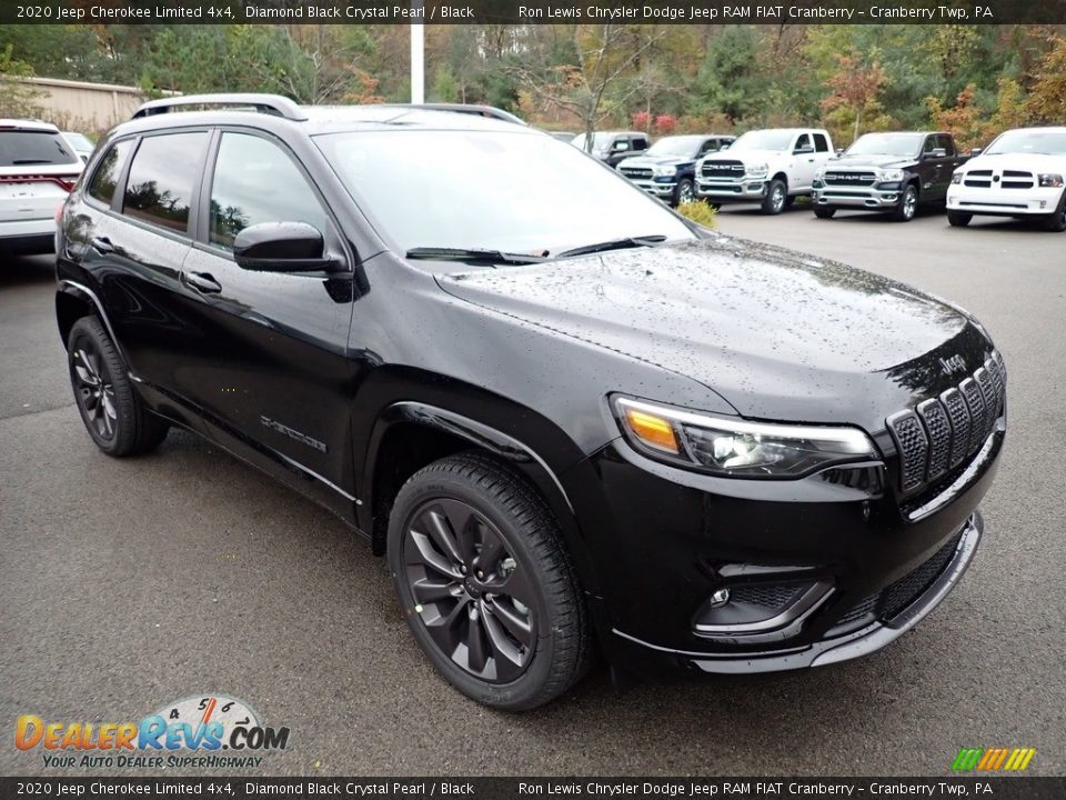 Front 3/4 View of 2020 Jeep Cherokee Limited 4x4 Photo #7