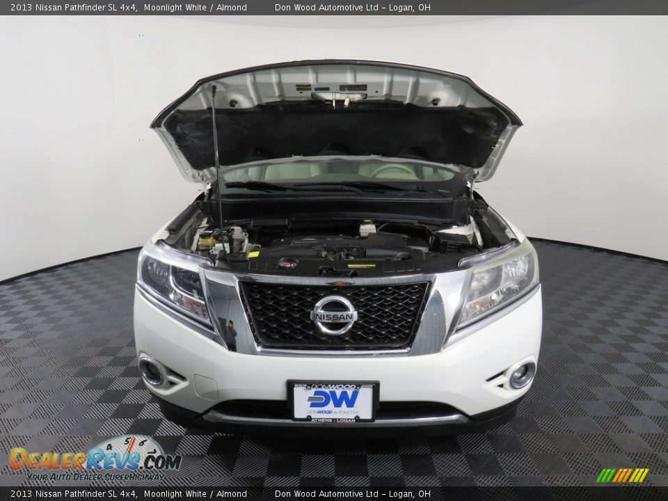 2013 Nissan Pathfinder SL 4x4 Moonlight White / Almond Photo #8