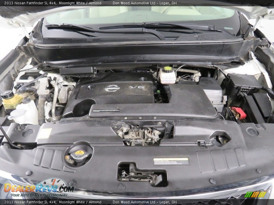 2013 Nissan Pathfinder SL 4x4 Moonlight White / Almond Photo #9