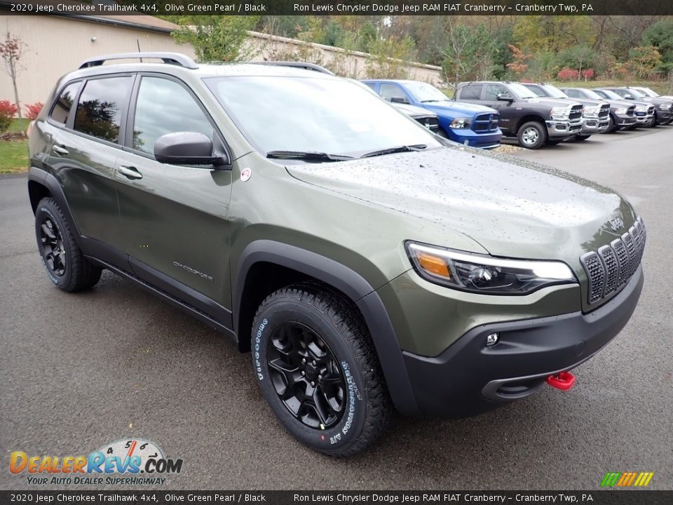 Front 3/4 View of 2020 Jeep Cherokee Trailhawk 4x4 Photo #7