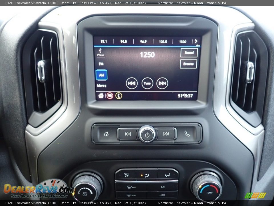Controls of 2020 Chevrolet Silverado 1500 Custom Trail Boss Crew Cab 4x4 Photo #16