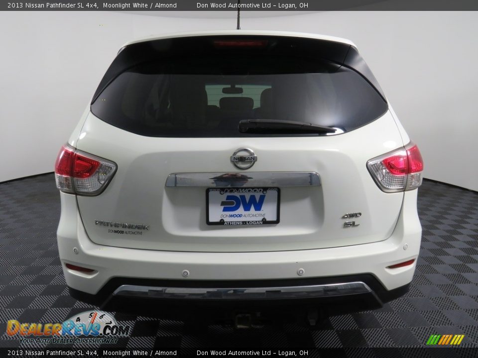 2013 Nissan Pathfinder SL 4x4 Moonlight White / Almond Photo #14