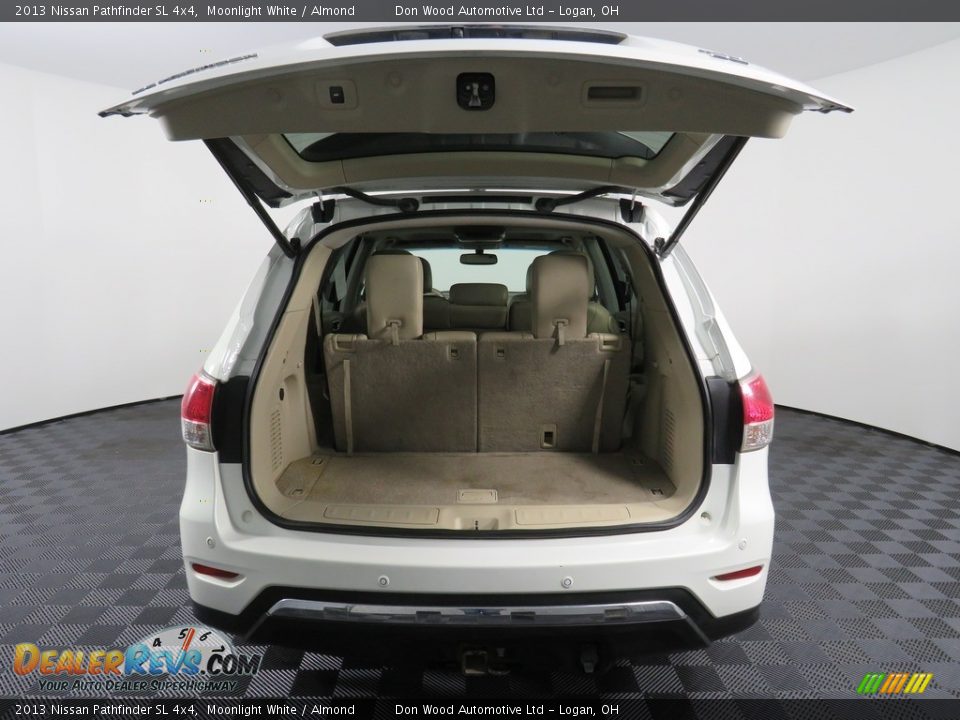 2013 Nissan Pathfinder SL 4x4 Moonlight White / Almond Photo #16