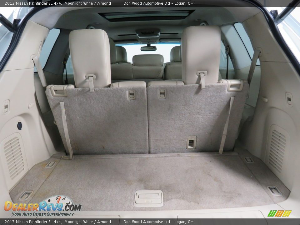 2013 Nissan Pathfinder SL 4x4 Moonlight White / Almond Photo #17
