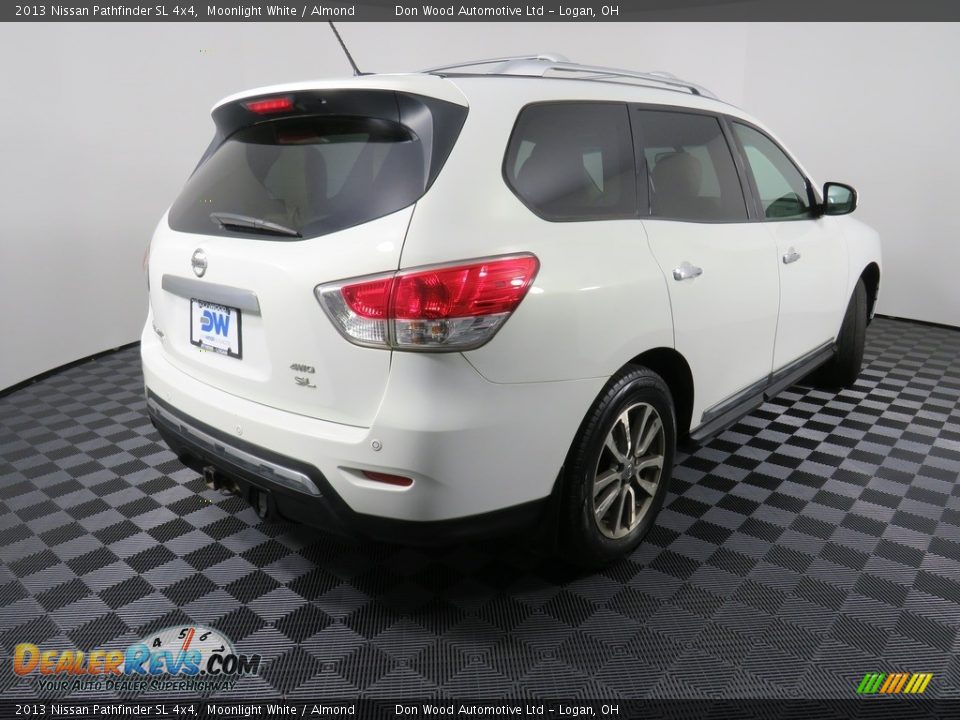 2013 Nissan Pathfinder SL 4x4 Moonlight White / Almond Photo #20