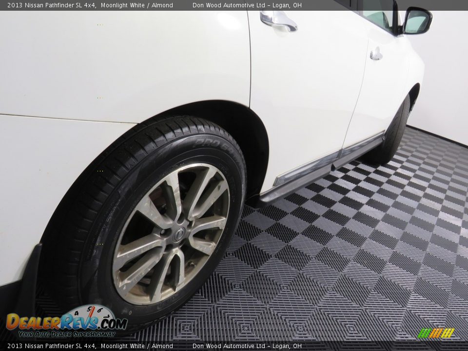 2013 Nissan Pathfinder SL 4x4 Moonlight White / Almond Photo #21