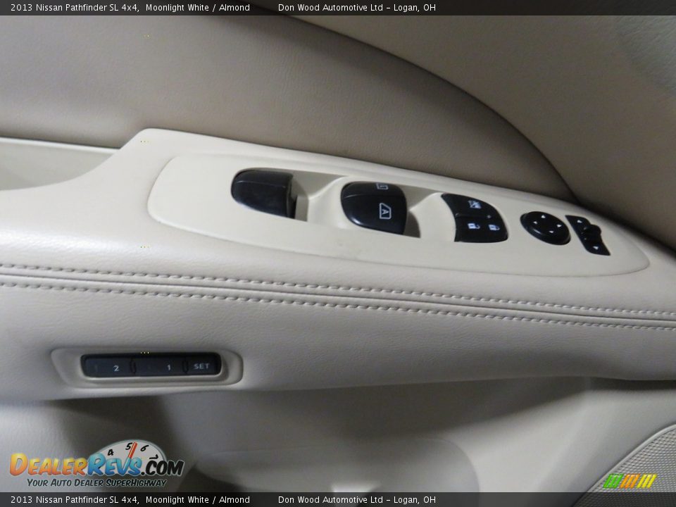 2013 Nissan Pathfinder SL 4x4 Moonlight White / Almond Photo #22