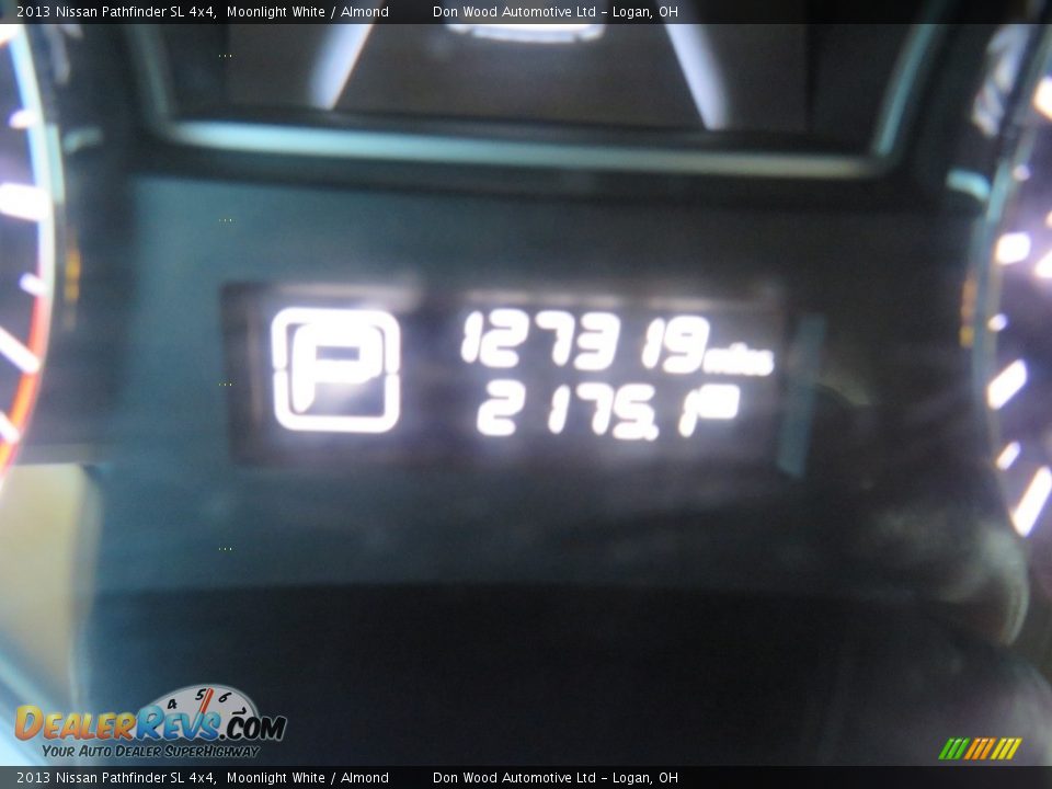 2013 Nissan Pathfinder SL 4x4 Moonlight White / Almond Photo #26