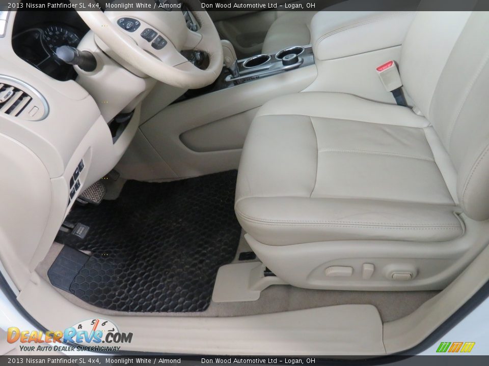 2013 Nissan Pathfinder SL 4x4 Moonlight White / Almond Photo #36