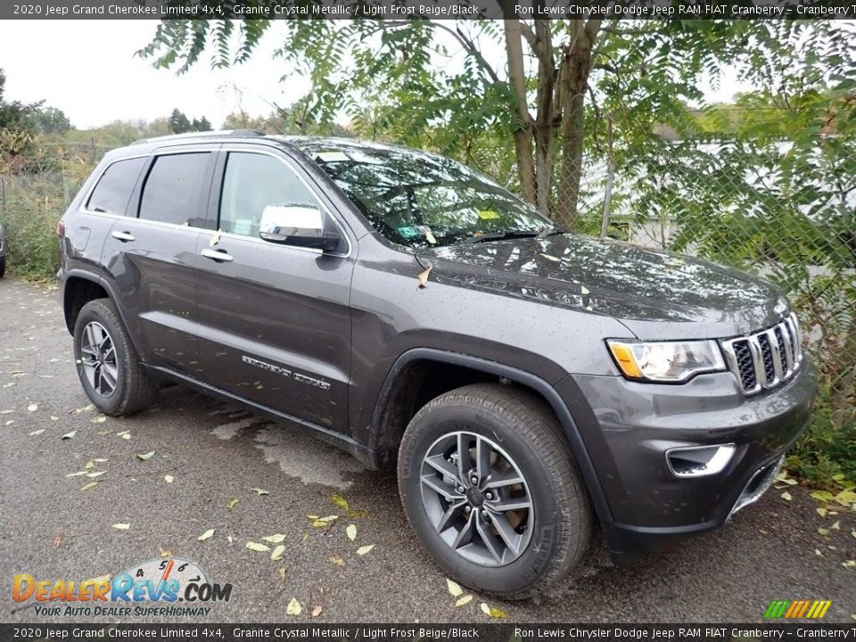 Front 3/4 View of 2020 Jeep Grand Cherokee Limited 4x4 Photo #2