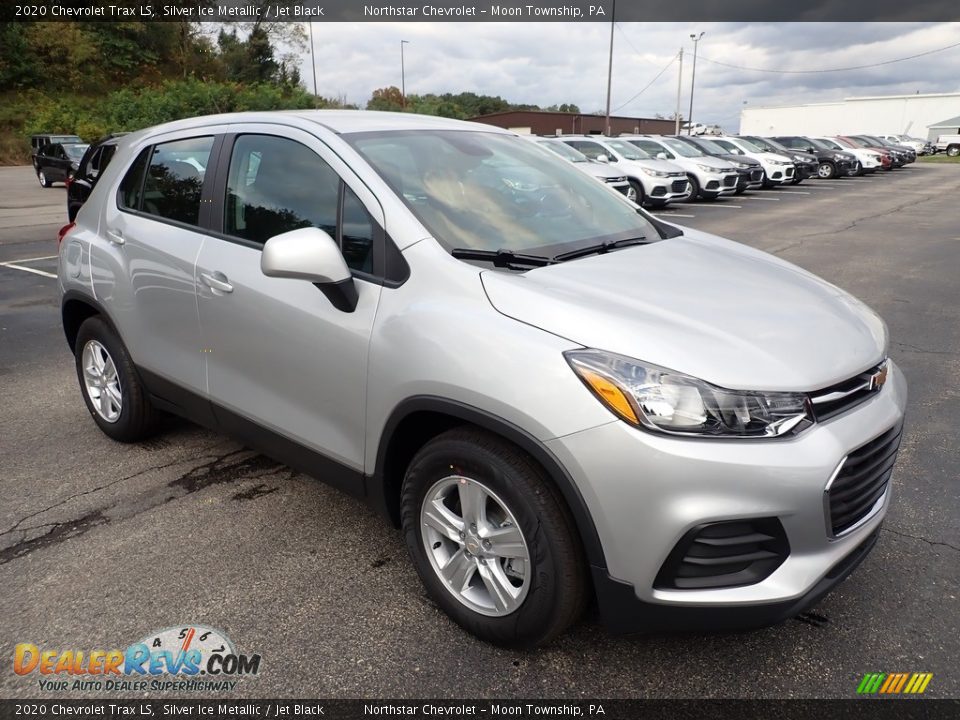 Front 3/4 View of 2020 Chevrolet Trax LS Photo #7