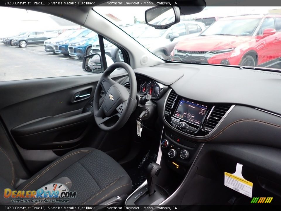 2020 Chevrolet Trax LS Silver Ice Metallic / Jet Black Photo #11