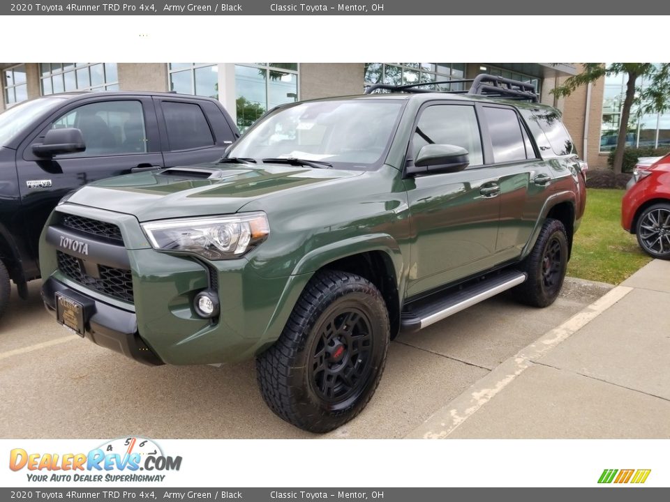 Front 3/4 View of 2020 Toyota 4Runner TRD Pro 4x4 Photo #1