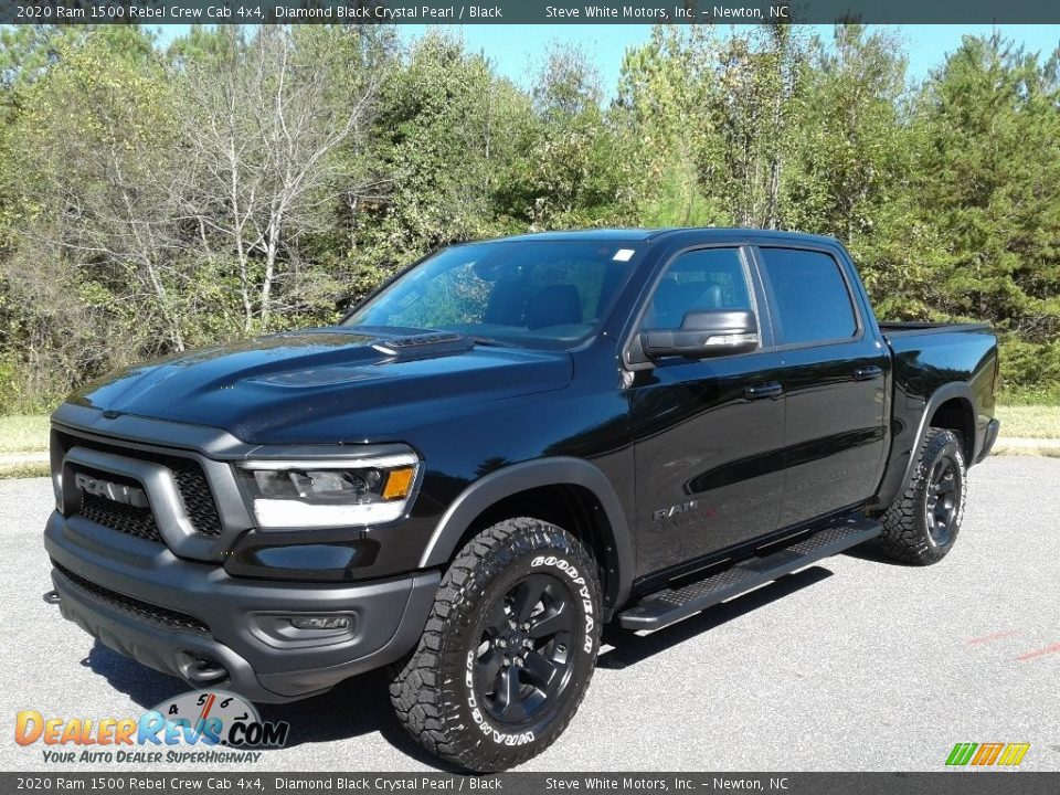 Front 3/4 View of 2020 Ram 1500 Rebel Crew Cab 4x4 Photo #2