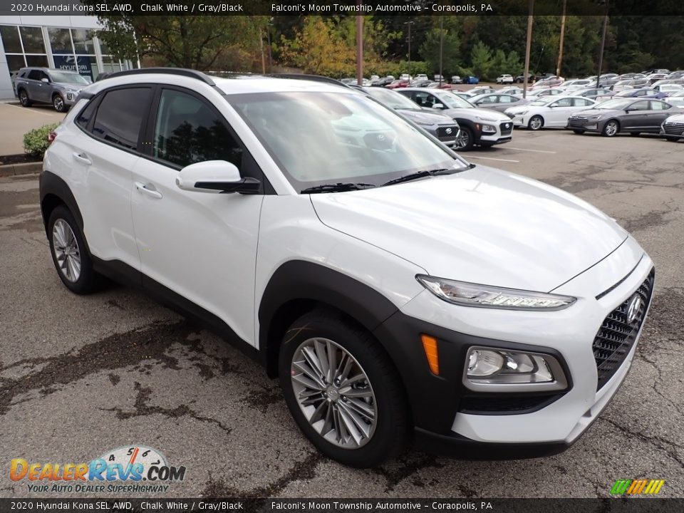 Front 3/4 View of 2020 Hyundai Kona SEL AWD Photo #3