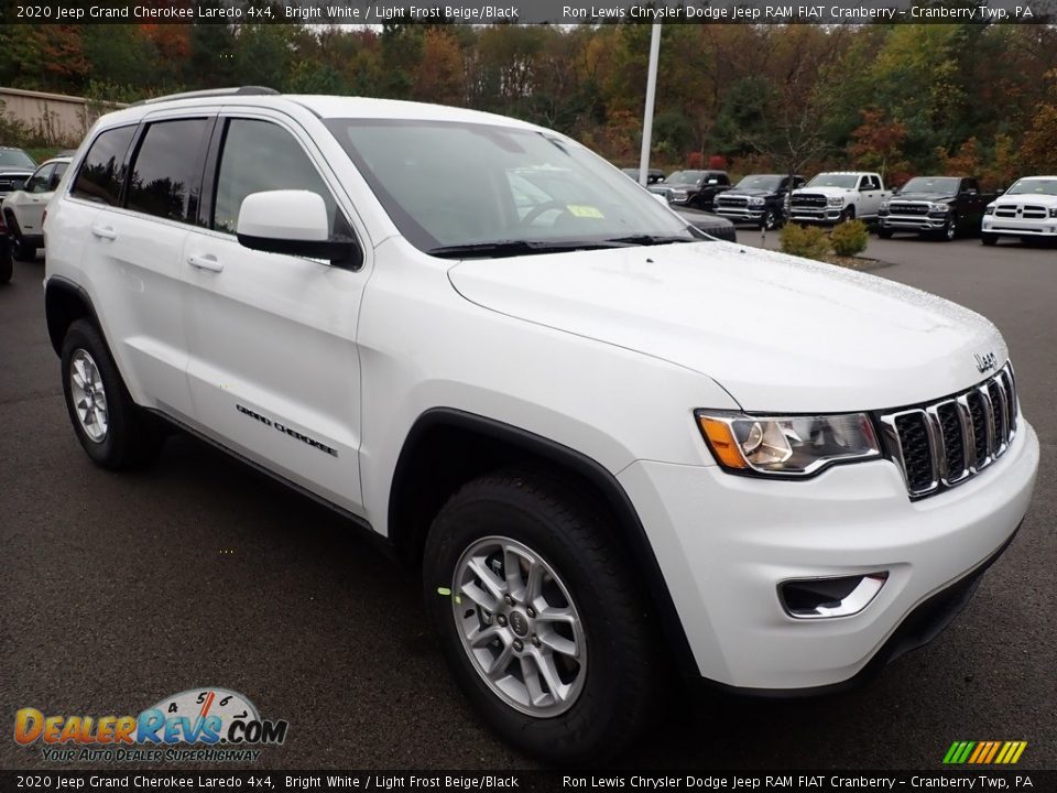 2020 Jeep Grand Cherokee Laredo 4x4 Bright White / Light Frost Beige/Black Photo #7