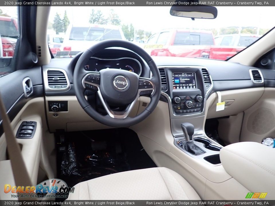 2020 Jeep Grand Cherokee Laredo 4x4 Bright White / Light Frost Beige/Black Photo #11