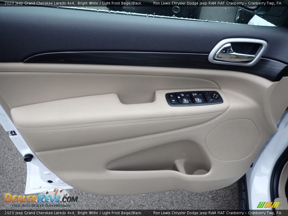 2020 Jeep Grand Cherokee Laredo 4x4 Bright White / Light Frost Beige/Black Photo #12