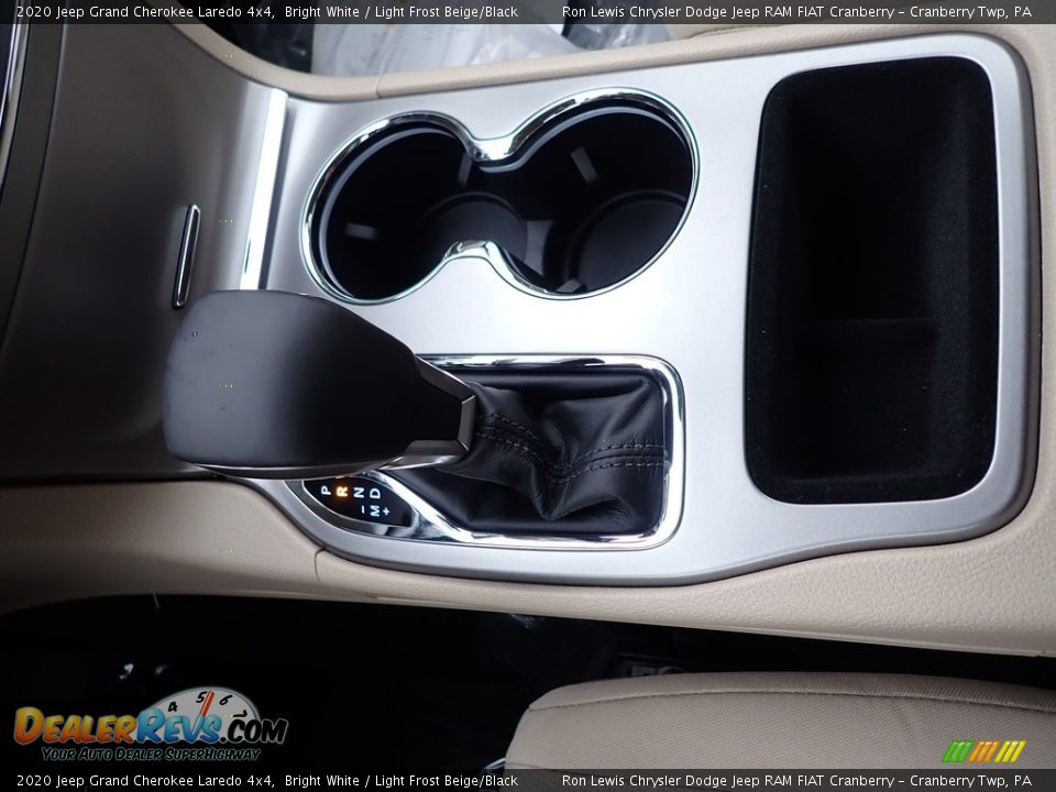 2020 Jeep Grand Cherokee Laredo 4x4 Bright White / Light Frost Beige/Black Photo #19