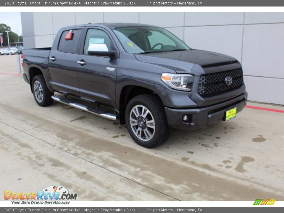 Front 3/4 View of 2020 Toyota Tundra Platinum CrewMax 4x4 Photo #2