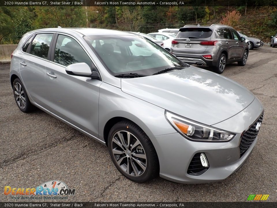 Front 3/4 View of 2020 Hyundai Elantra GT  Photo #3