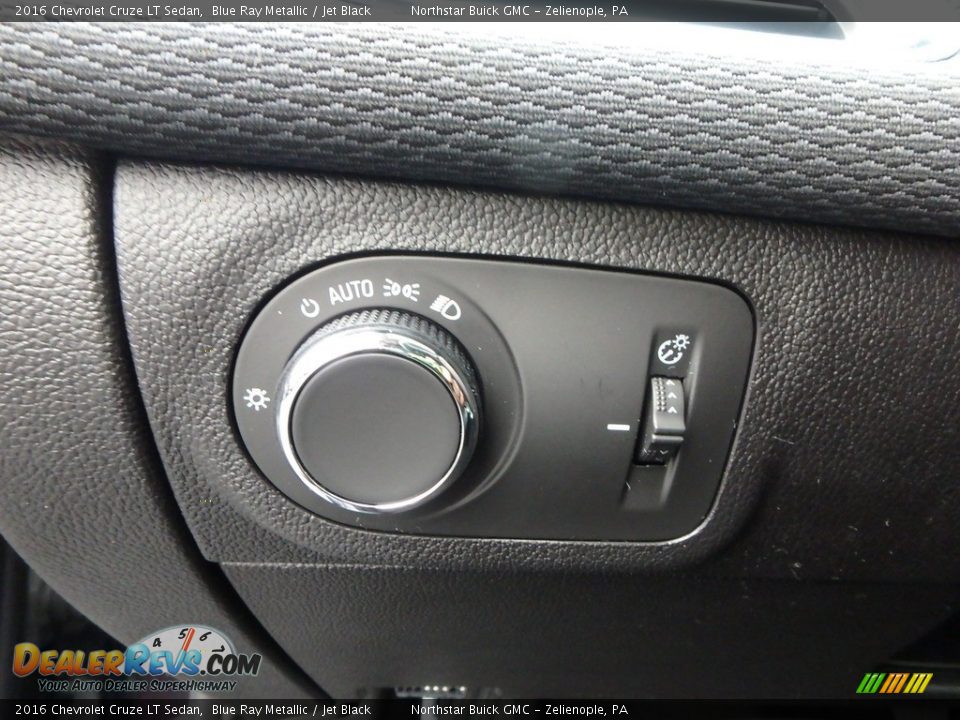 2016 Chevrolet Cruze LT Sedan Blue Ray Metallic / Jet Black Photo #22