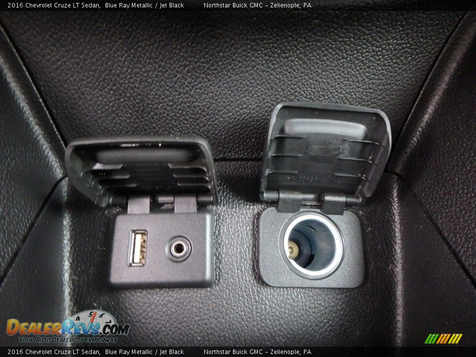 2016 Chevrolet Cruze LT Sedan Blue Ray Metallic / Jet Black Photo #29