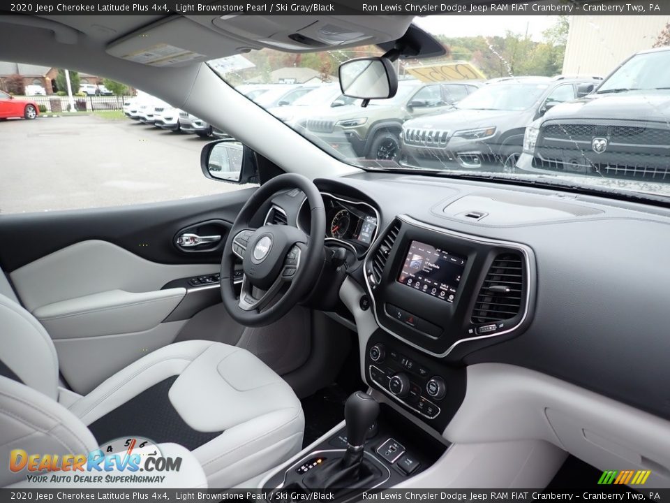 2020 Jeep Cherokee Latitude Plus 4x4 Light Brownstone Pearl / Ski Gray/Black Photo #11