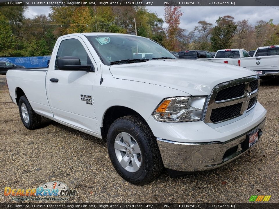 Front 3/4 View of 2019 Ram 1500 Classic Tradesman Regular Cab 4x4 Photo #1